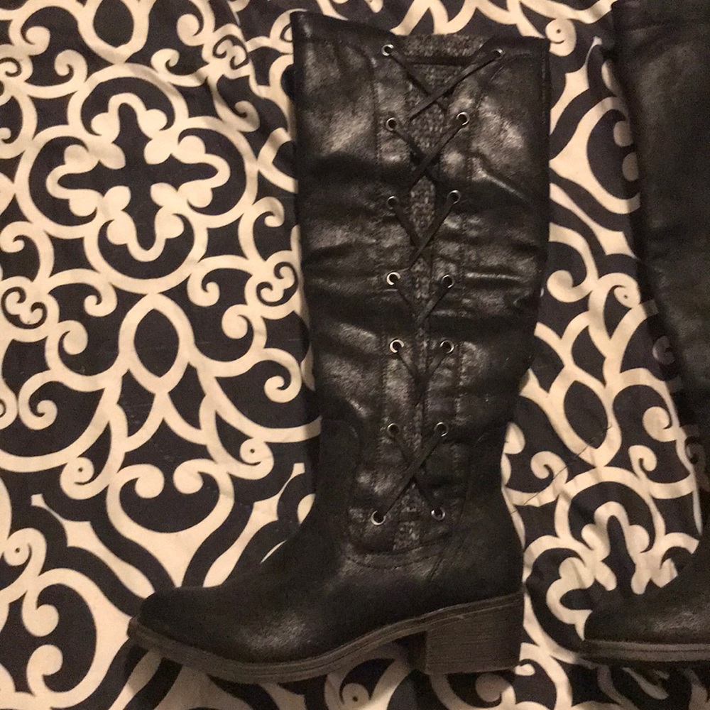 Black boots